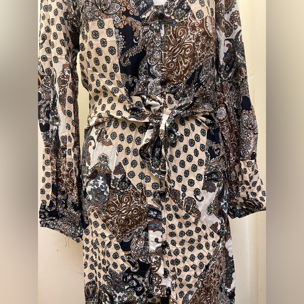 NWOT Triple 7 Chic Patterned Dress with Belt - Picture 2 of 3